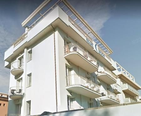 Hotel Blue Moon Rimini Exterior photo