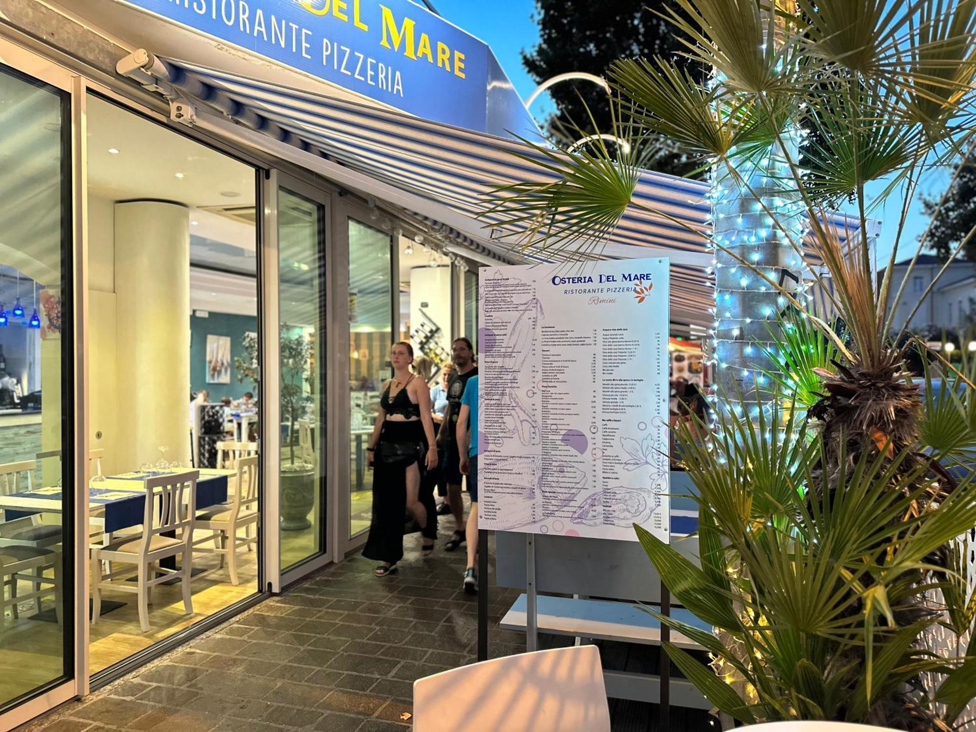 Hotel Blue Moon Rimini Exterior photo