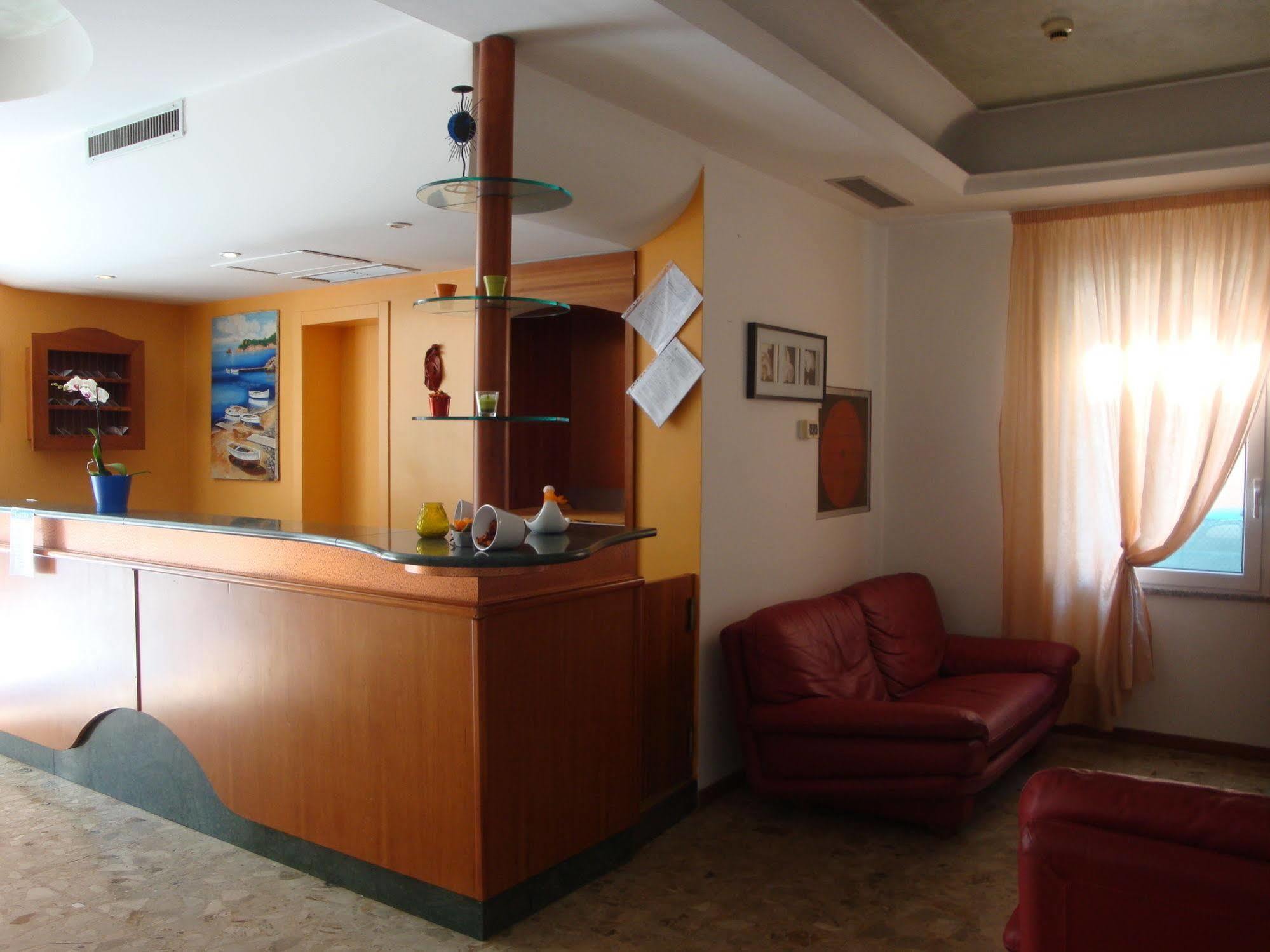 Hotel Blue Moon Rimini Exterior photo